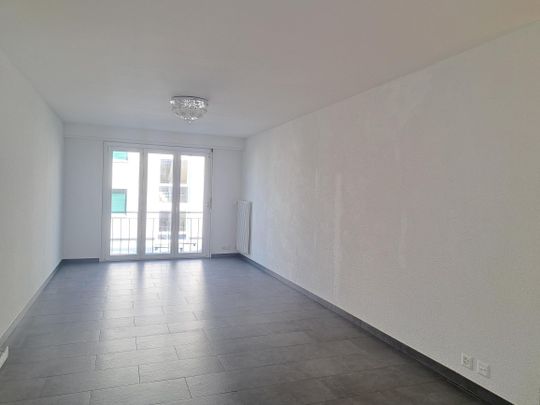 JOLI 3 PIECES RENOVE DANS IMMEUBLE AVEC ASCENSEUR - Photo 1