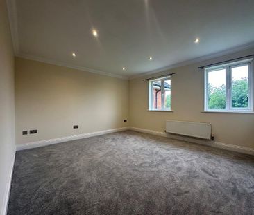 2 bedroom maisonette to rent - Photo 5