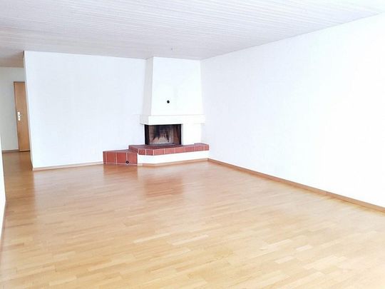 Schöne 4.5 Zimmer Wohnung mit Balkon - Foto 1