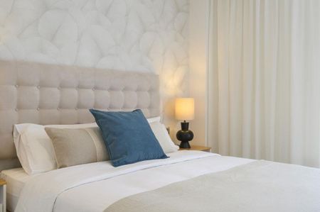 2 bedroom luxury penthouse for rent in Estepona, Andalusia - Photo 5