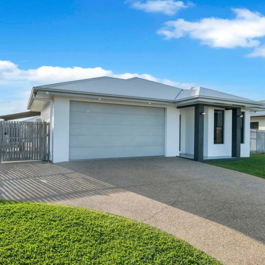 Sophisticated Comfort - Photo 1