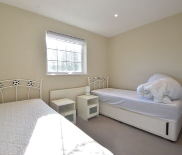 Angas Court, WEYBRIDGE, KT13 - Photo 3