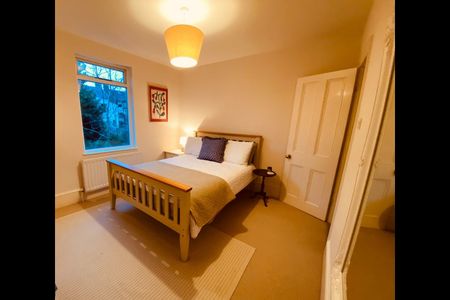 3 Bed Terraced House, Wiverton Road, SE26 - Photo 2