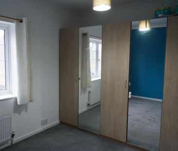 4 bedroom terraced house to rent - Photo 5