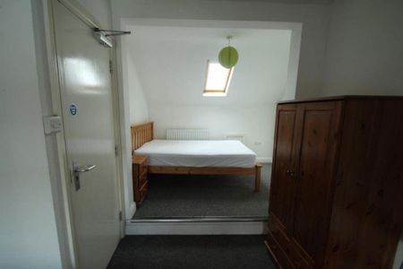 3 bedroom apartment to rent - Photo 2