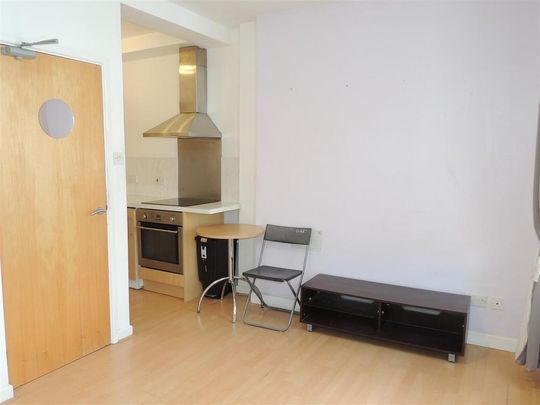 Studio to rent - Photo 1