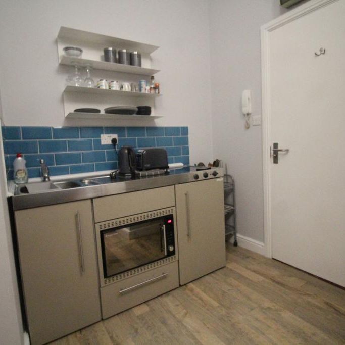 Studio to rent - Photo 1