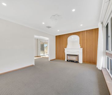 Minutes to the Beach.... - Photo 3