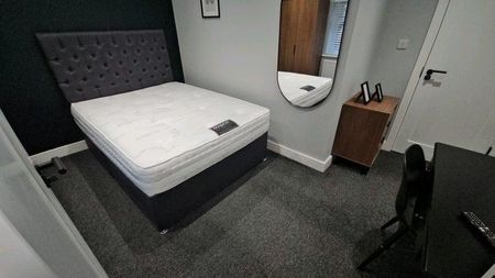 5 bedroom house of multiple occupation to rent - Photo 5