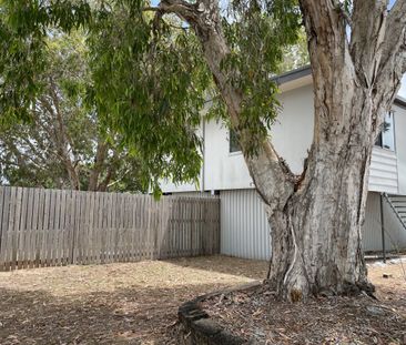 3 BEDROOM HIGHSET HOME IN SLADE POINT - Photo 2