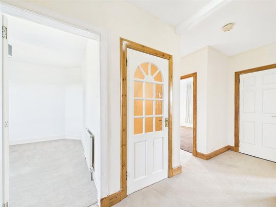 3 bedroom apartment to rent - Photo 1