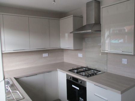 2 bedroom terraced house to rent - Photo 3