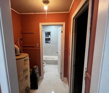 For Lease - 152 Selkirk Avenue, Hamilton, Ontario - Photo 2