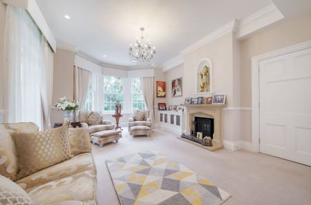 7 bedroom detached house to rent - Photo 2