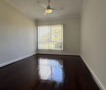 25 Ward Crescent, Kelmscott WA 6111 - House For Rent - $620 | Domain - Photo 4