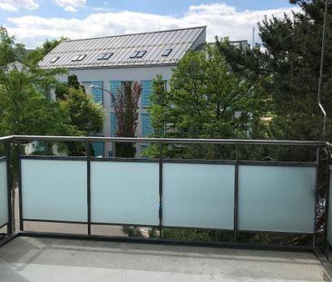 Zentrale Lage und trotzdem im Grünen gelegen - Photo 2