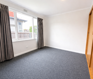 Renovated Family Home on a Flat Block - Prime Location - Photo 4