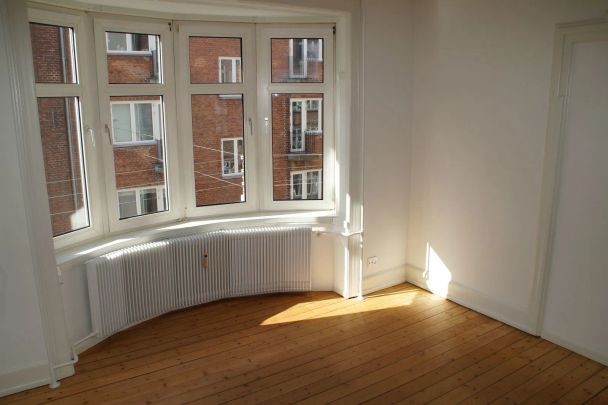 Lys lejlighed med klassiske detaljer i Aalborgs hjerte - Photo 1