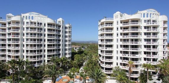 Waterfront 2 Bedroom Apartment - Burleigh Heads - Photo 2