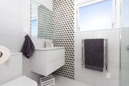 Beautiful home in a perfect location - Photo 5