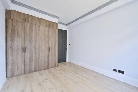 3 bedroom flat to rent - Photo 3