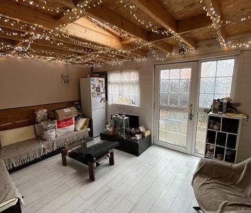 3 Bed Terraced House, Leicester, LE4 - Photo 2