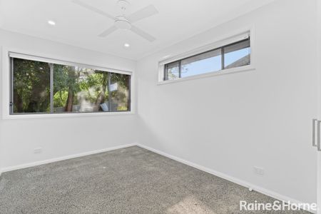Modern & Low Maintenance - Photo 4