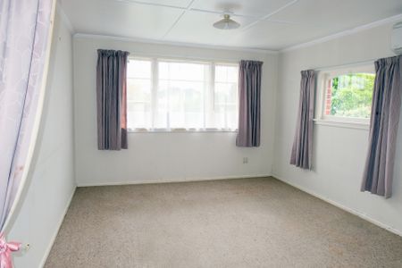 NORTH END HOME - Photo 2