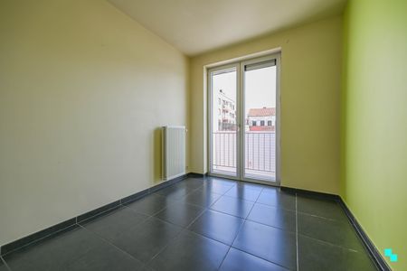 Appartement met twee slaapkamers en garagebox in centrum Izegem - Photo 5