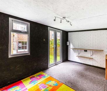 Leysfield Road, London, W12 - Photo 1