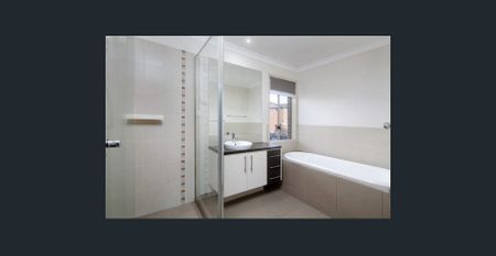 3 Presley Place, Endeavour Hills, Vic 3802 - Photo 4