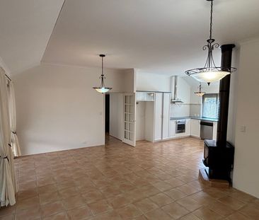 NEAT & TIDY FAMILY HOME! - Photo 4