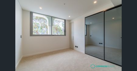 Modern 2-Bedroom Apartment with Expansive Balcony - Photo 4