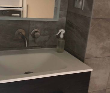 Shared 2 bedroom apartment in Omana North - Photo 4