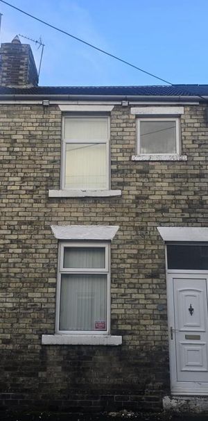 2 bedroom terraced house to rent - Photo 2