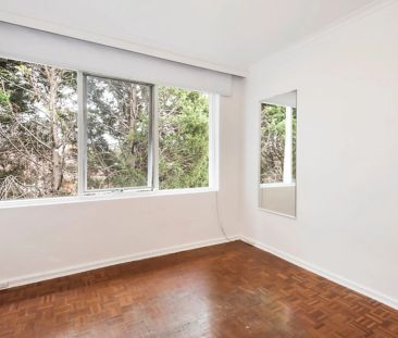 Studio Apartment with New Split System – Comfort and Convenience! - Photo 4