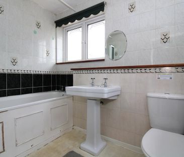 5 bedroom end of terrace house to rent - Photo 1