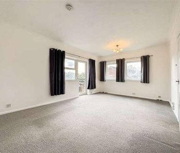 The Priory, Monks Close, Redbourn, Redbourn, AL3 - Photo 2