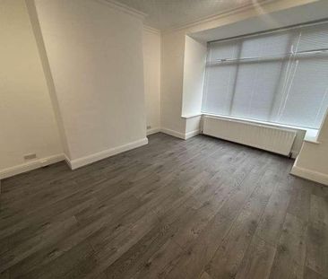 Fir Tree Avenue, Ashton-under-lyne, OL8 - Photo 2