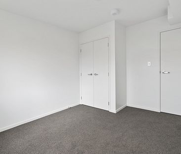 Beautiful 2 bedroom 2 bathroom Apartment - Photo 5