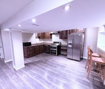 For Lease - 39 Laurentide Crescent, Brampton, Ontario - Photo 2