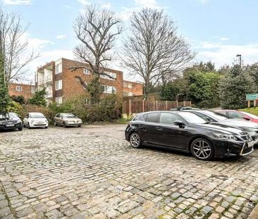 Averil Grove, London, SW16 - Photo 2