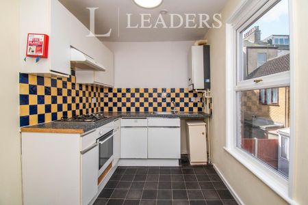 1 bedroom flat to rent - Photo 5