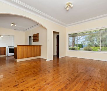 Single-level home in sought after pocket of Mount Colah - Photo 1