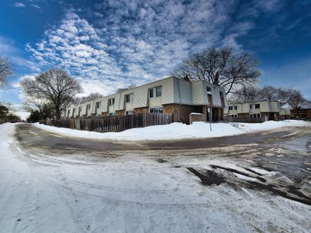 For Lease - 176-17 Old Pine Trail, St. Catharines, Ontario - Photo 4
