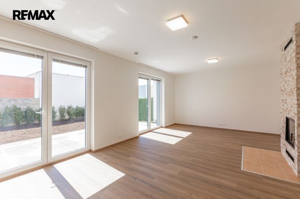 Pronájem domu 107 m² s pozemkem 124 m² - Photo 1