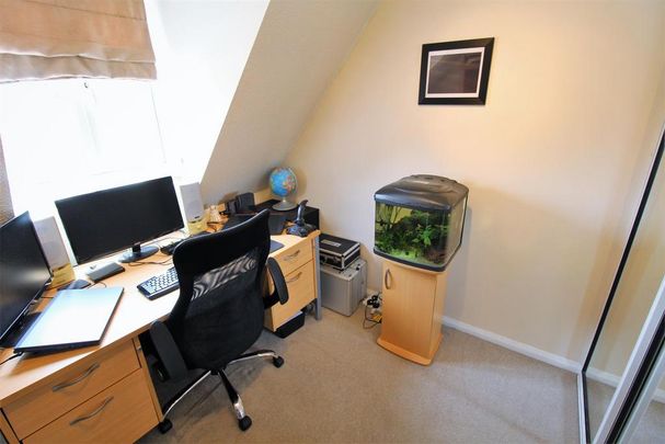 3 bedroom end of terrace house to rent - Photo 1