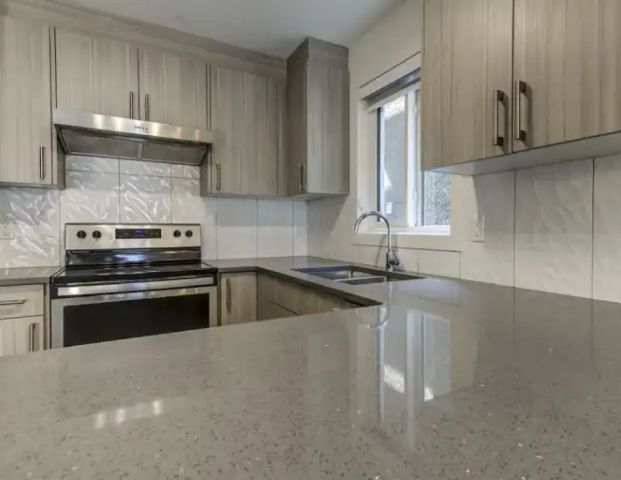 Modern Main Floor 3-Bed in Garneau – Steps from U of A | 11007 85 Avenue, Edmonton - Photo 1