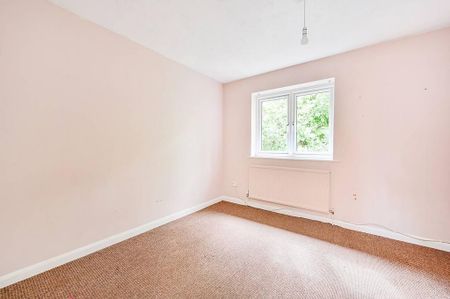 2 bedroom end of terrace house to rent - Photo 3