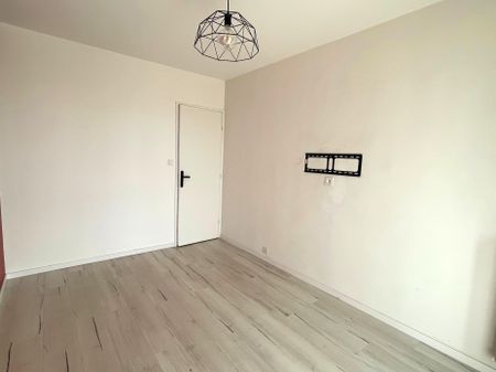 Location Appartement 3 pièces 65m² BOURG LES VALENCE 26500 - Photo 4